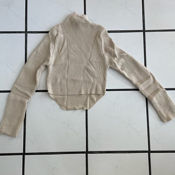 PLT nude crop top - Picture 3 of 3